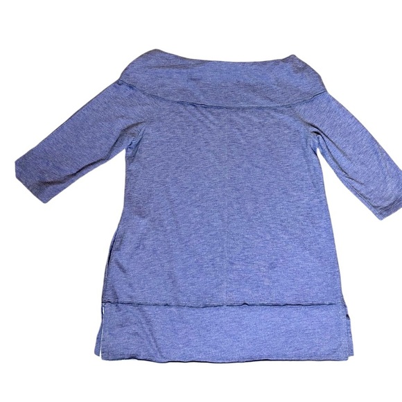 Zenergy BY Chico’s Size 2 denim color 3/4 sleeve top - Picture 2 of 8